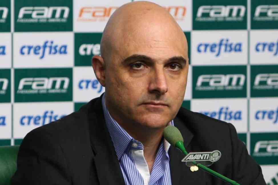 Presidente do Palmeiras diz que clubes sofrero com crise e projeta retorno de campeonatos